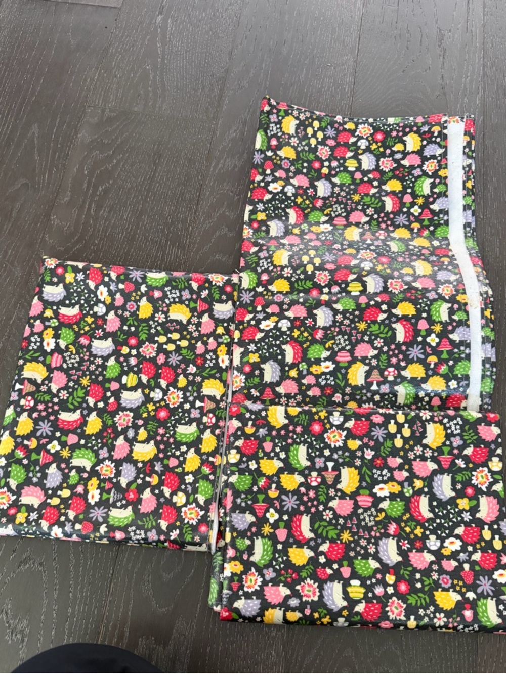 SUGARBOOGER Jumbo Floor Splat Mat, Hedgehog
